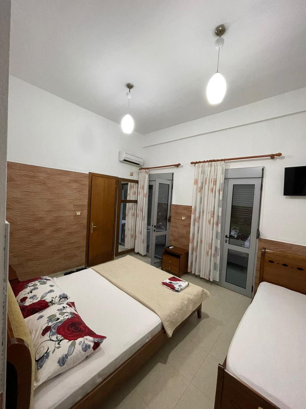 Guest House Kocollari Gjirokaster Luaran gambar